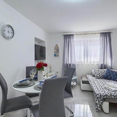 Studio Apartman Luka ポメル エクステリア 写真