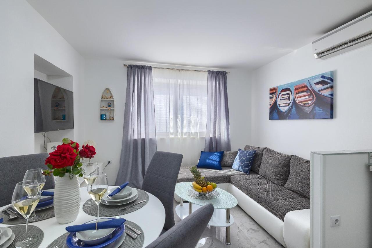 Studio Apartman Luka ポメル エクステリア 写真