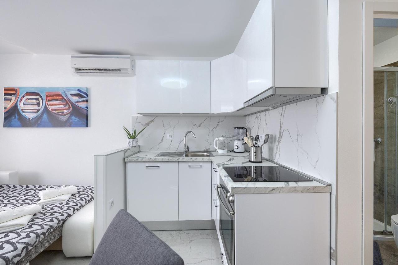 Studio Apartman Luka ポメル エクステリア 写真