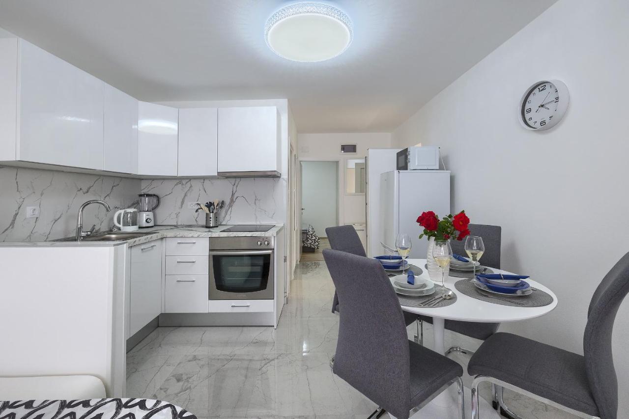 Studio Apartman Luka ポメル エクステリア 写真